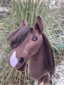 Productfoto hobby horse bruin kleine snep 4