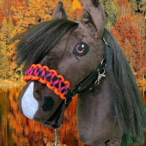 Hobbyhorse met halster oranje roze zijkant